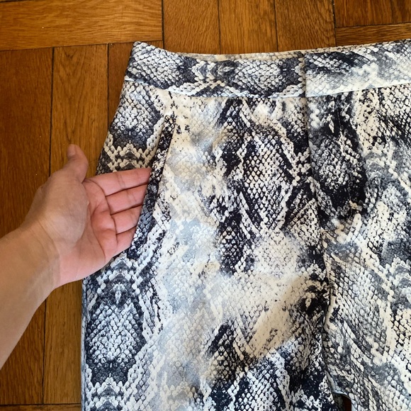 ZARA Basic Snake Print Pants XS High Waist Slim Leg Black White - Picture 2 of 9